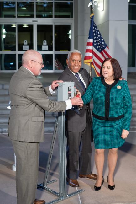 Supervisor Spiegel Organizes Lighting the Building Green for Veterans
