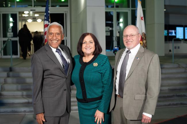 Supervisor Spiegel Organizes Lighting the Building Green for Veterans