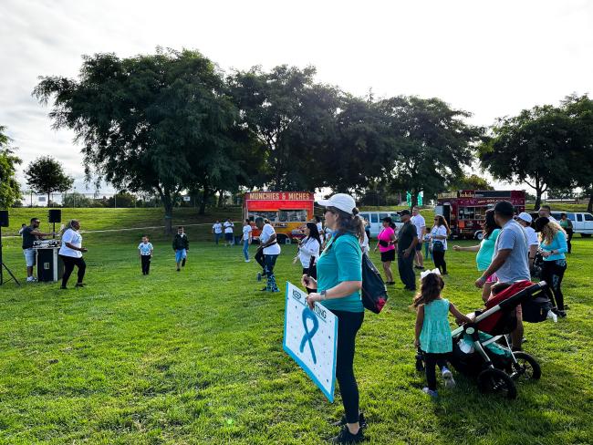 IE4 Teal Ovarian Cancer Awareness Walk