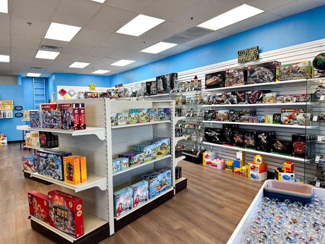 Bricks and Minifigs