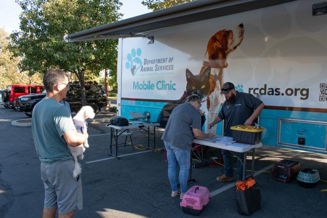 Supervisor Spiegel Partners with Riverside County Animal Services for Free Mobile Spay & Neuter Clinic in Temescal Valley