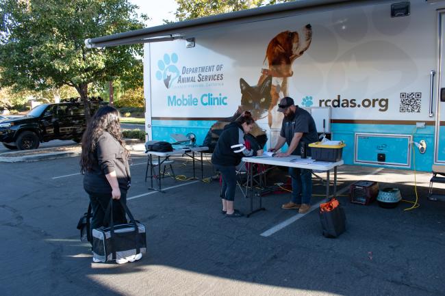Supervisor Spiegel Partners with Riverside County Animal Services for Free Mobile Spay & Neuter Clinic in Temescal Valley