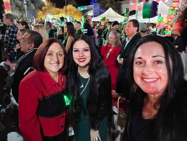 Dos Lagos Tree Lighting Ceremony