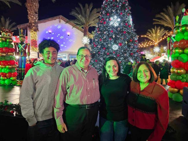 Dos Lagos Tree Lighting Ceremony