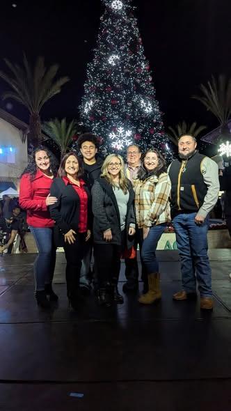 Dos Lagos Tree Lighting 