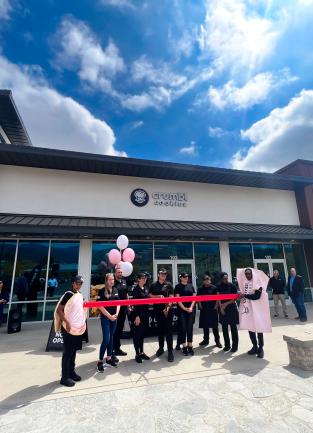 Crumble Cookie Opening in Corona