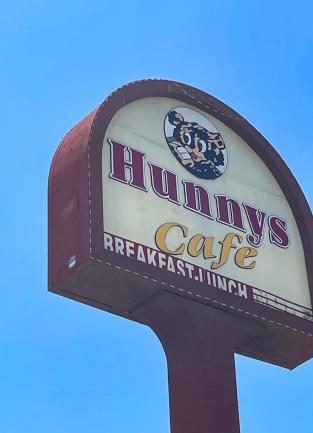 Hunnys Cafe in Corona