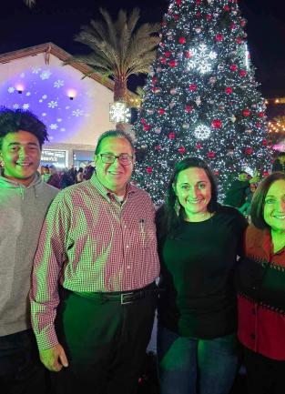 Dos Lagos Tree Lighting Ceremony